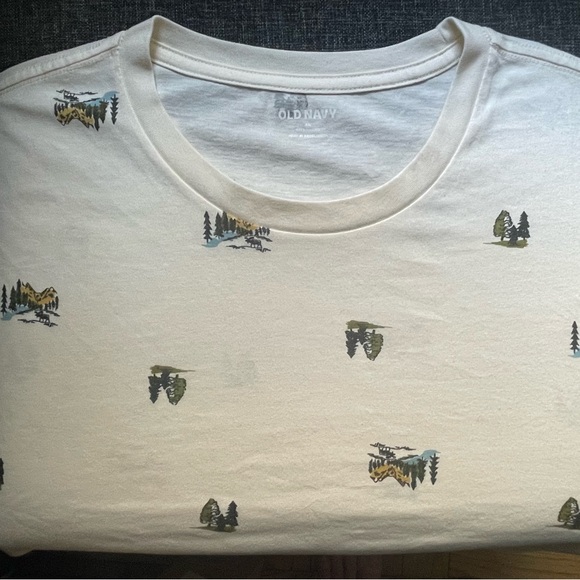 NWOT Men’s short sleeve alpine print tee - Picture 1 of 3
